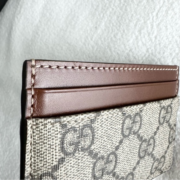 Gucci Beige GG Supreme Card Holder - Picture 10 of 12